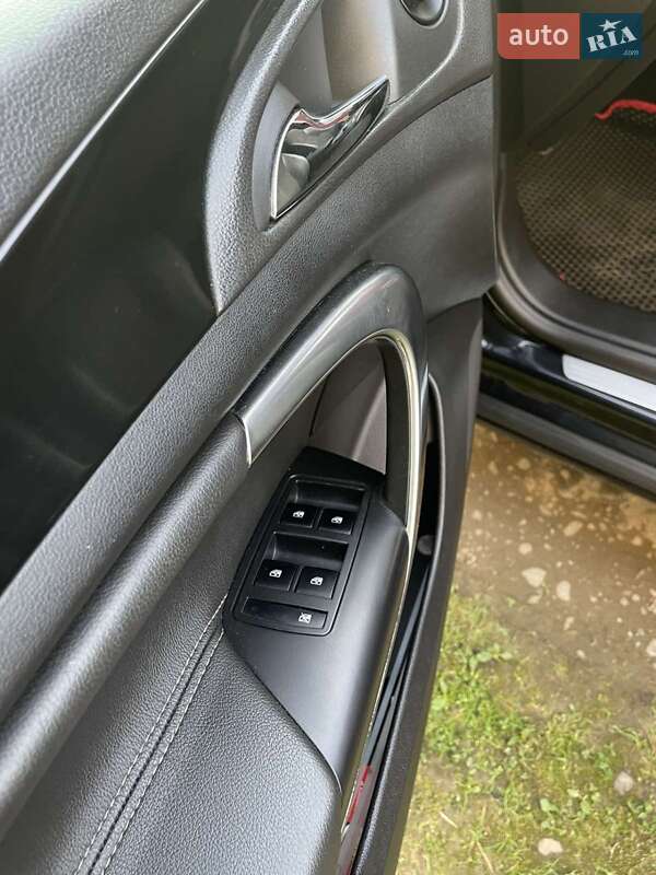 Универсал Opel Insignia 2012 в Долине фото 17 Универсал Opel Insignia 2012 в Долине