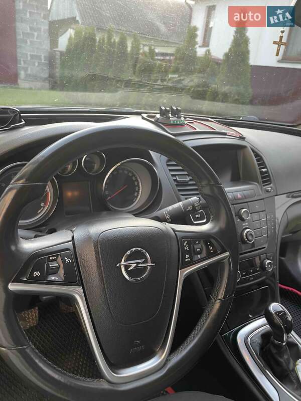 Универсал Opel Insignia 2012 в Долине фото 22 Универсал Opel Insignia 2012 в Долине
