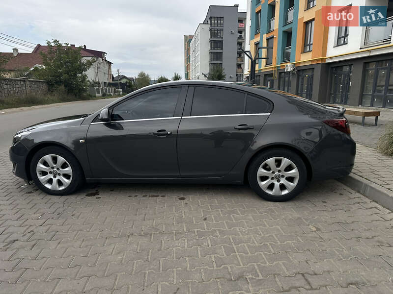 Седан Opel Insignia 2014 в Івано-Франківську
