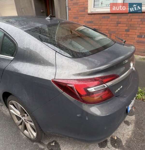 Седан Opel Insignia 2015 в Львове
