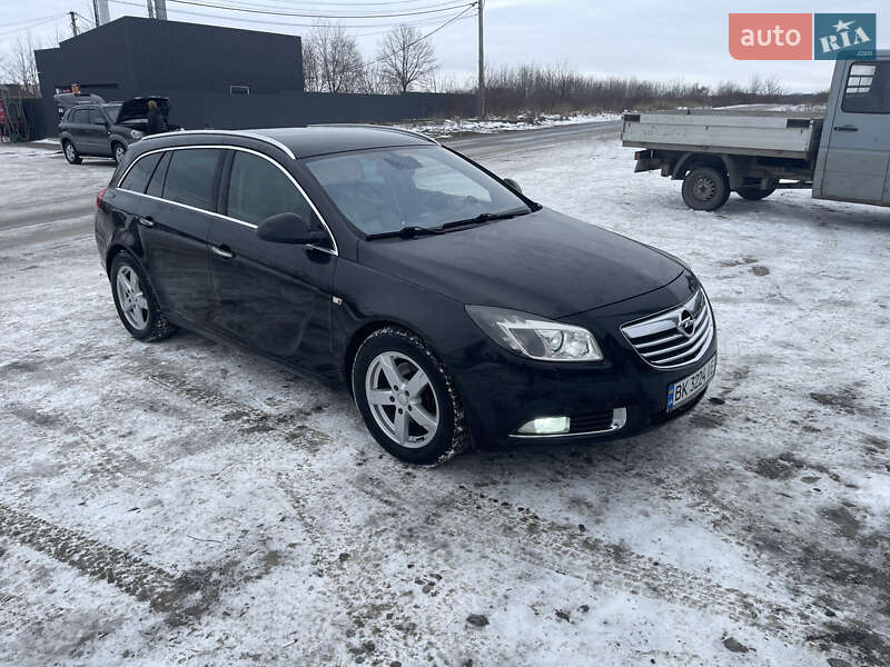 Універсал Opel Insignia 2010 в Умані