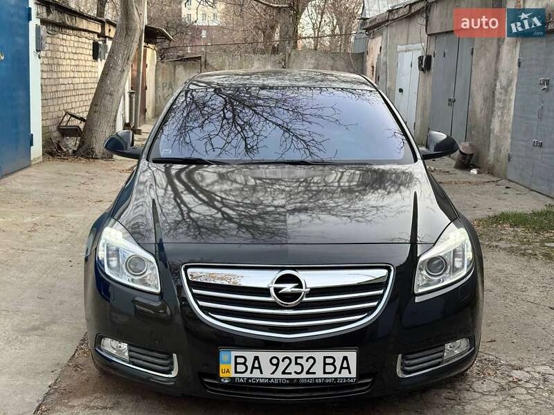 Седан Opel Insignia 2010 в Чорноморську