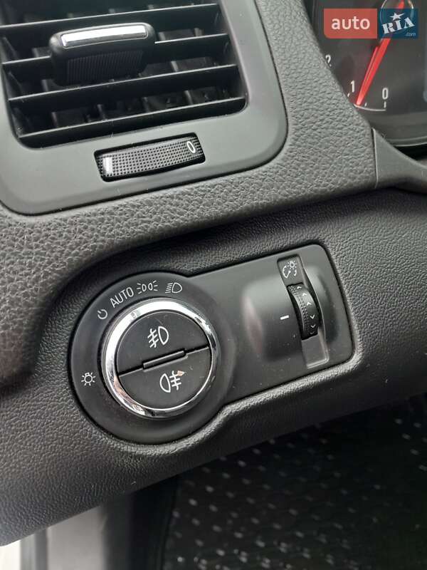 Универсал Opel Insignia 2015 в Рогатине