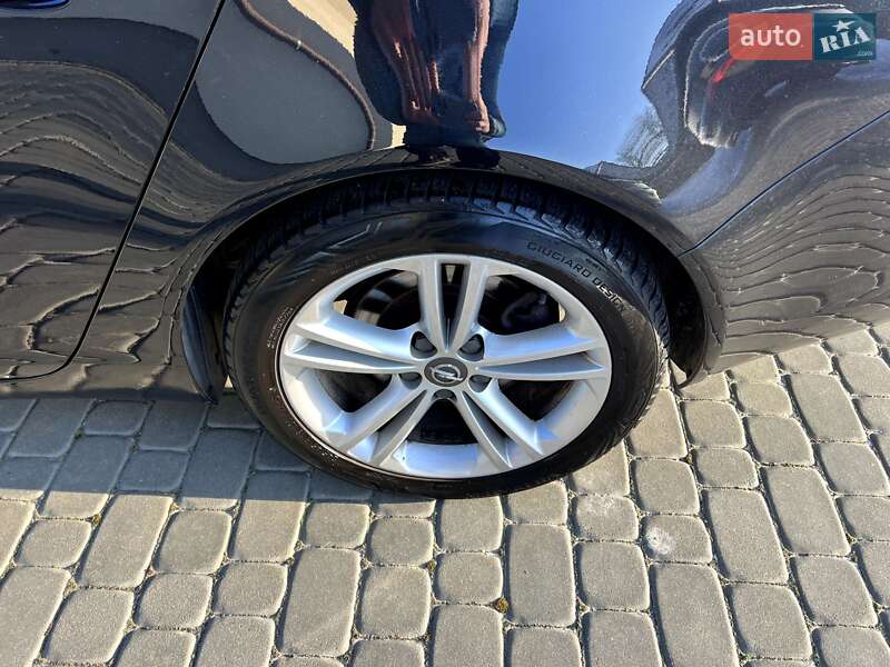 Универсал Opel Insignia 2010 в Луцке
