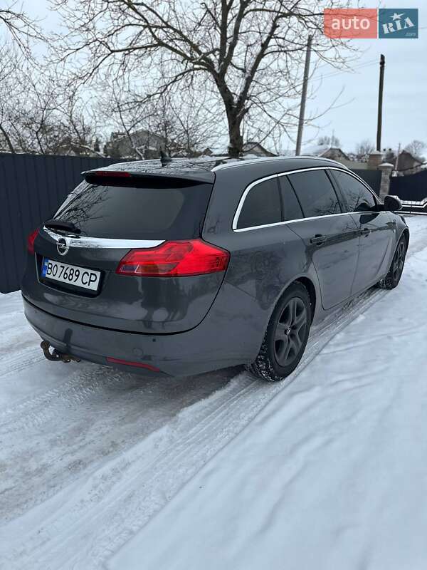 Универсал Opel Insignia 2011 в Бучаче