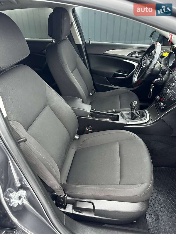 Универсал Opel Insignia 2011 в Бучаче