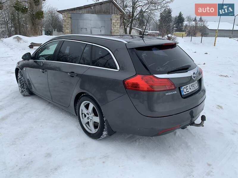 Универсал Opel Insignia 2009 в Новой Ушице