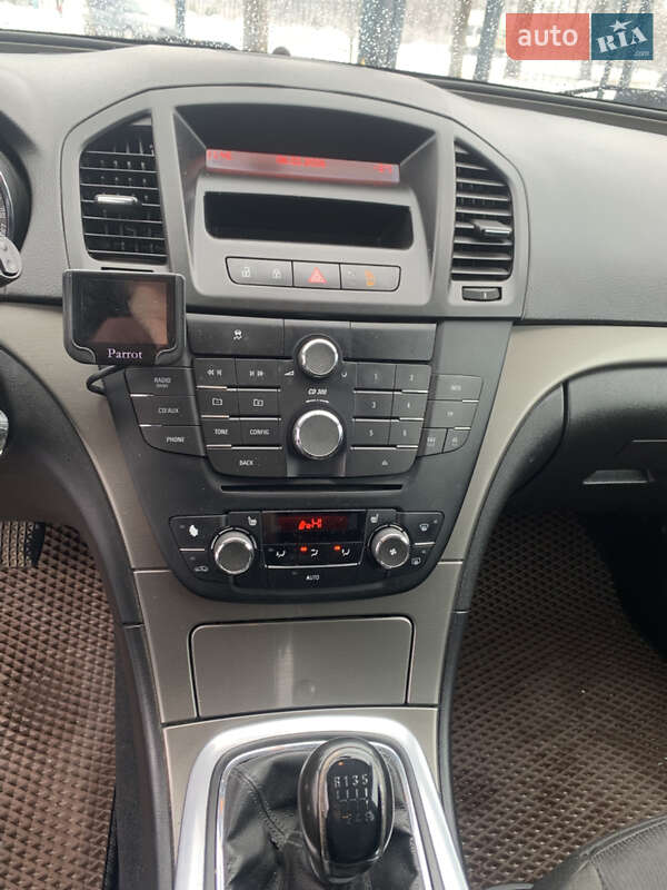 Универсал Opel Insignia 2009 в Новой Ушице