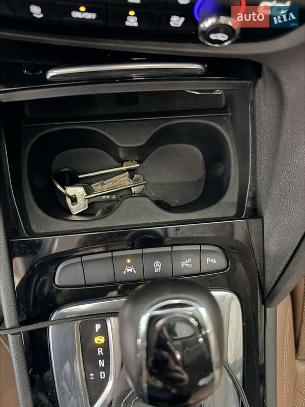 Седан Opel Insignia 2019 в Киеве