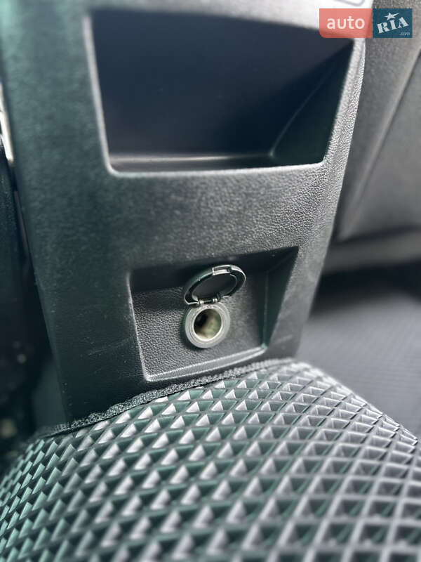 Универсал Opel Insignia 2014 в Горохове фото 32 Универсал Opel Insignia 2014 в Горохове