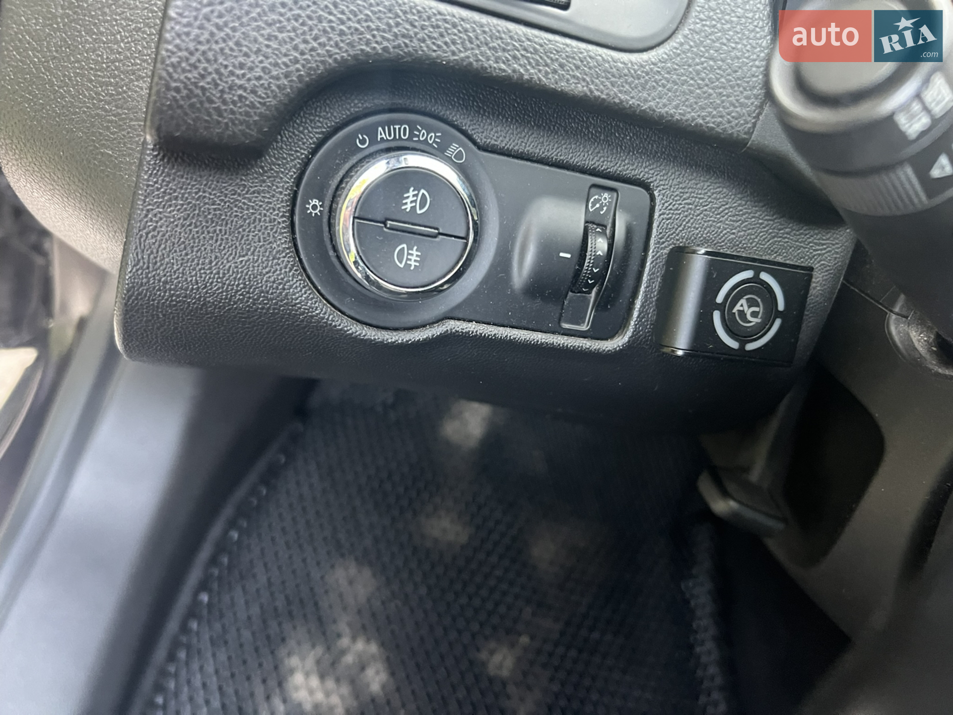 2012 Opel Insignia - мініатюра 27