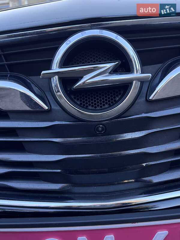 Лифтбек Opel Insignia 2018 в Черновцах