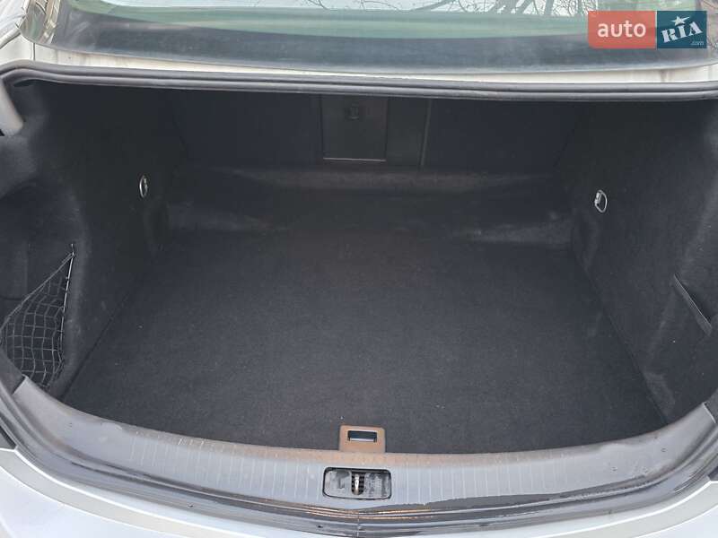 Седан Opel Insignia 2017 в Киеве