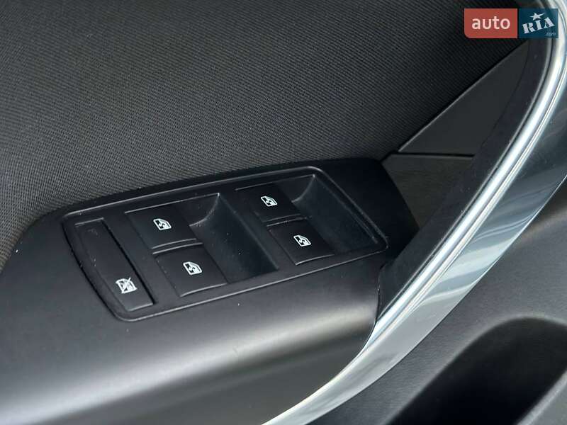 Універсал Opel Insignia 2016 в Києві