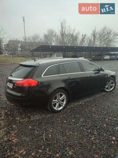 Универсал Opel Insignia 2010 в Южноукраинске