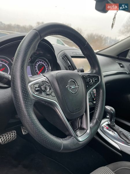 Седан Opel Insignia 2016 в Львове