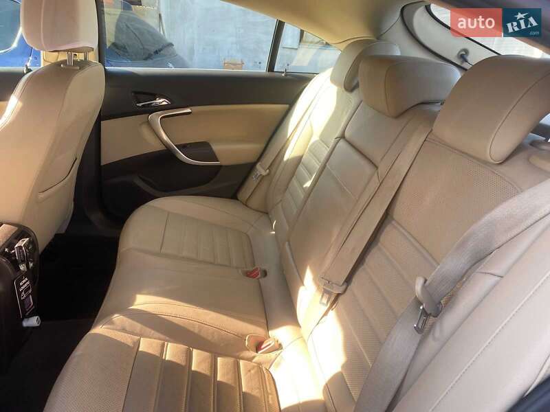 Универсал Opel Insignia 2013 в Луцке