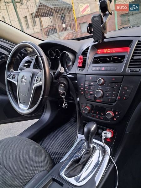 Универсал Opel Insignia 2011 в Золочеве
