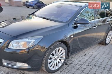 Универсал Opel Insignia 2010 в Остроге