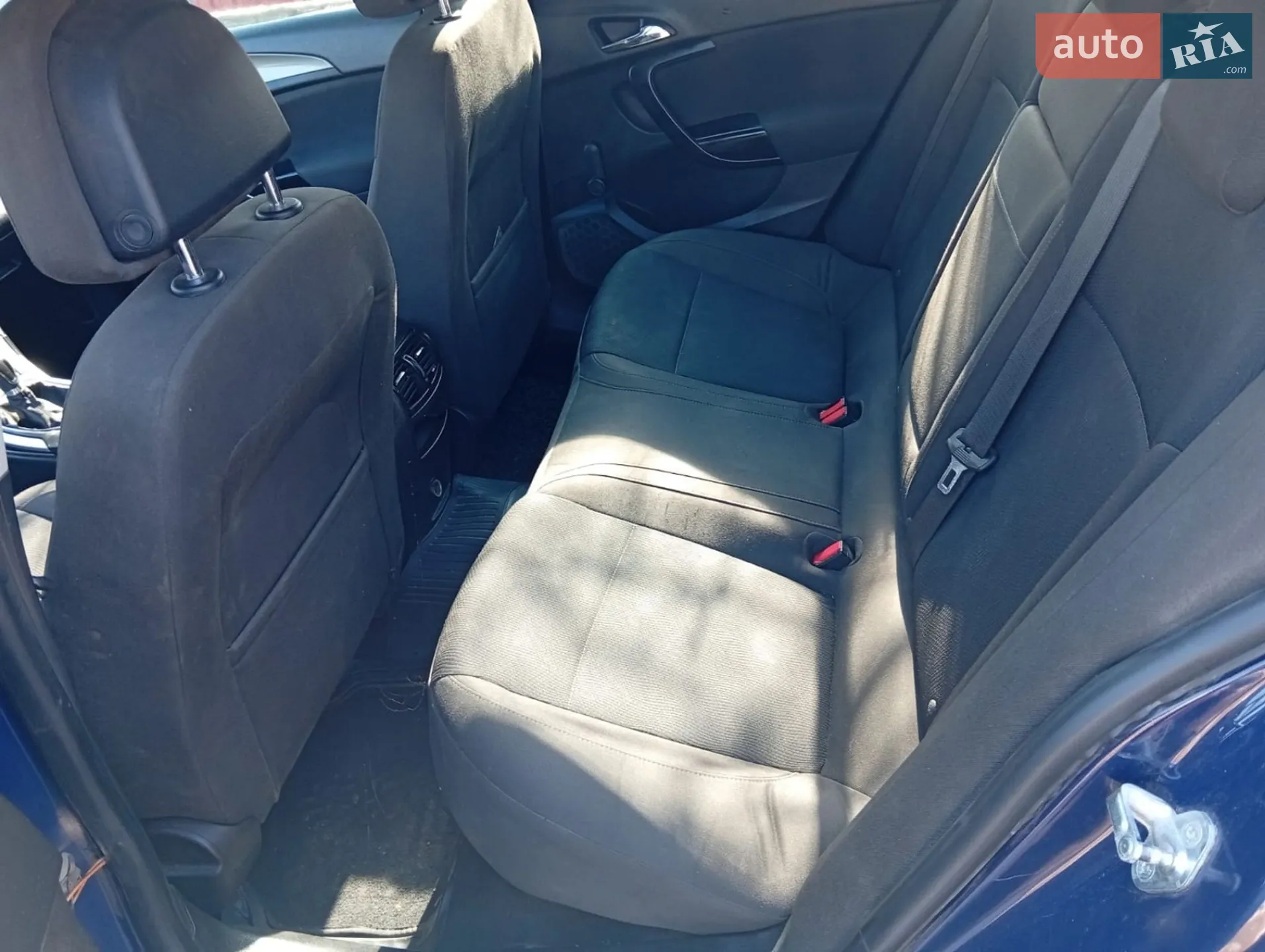 2010 Opel Insignia - мініатюра 11
