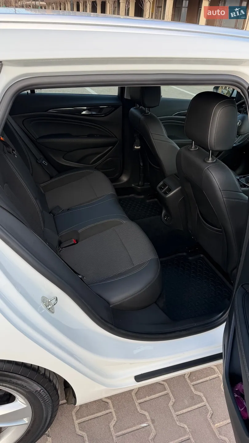 2017 Opel Insignia - мініатюра 11