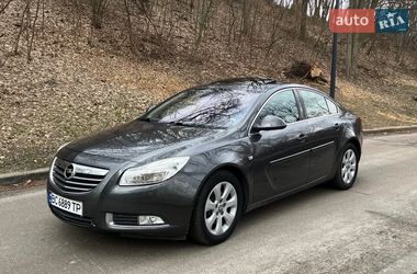 Седан Opel Insignia 2010 в Киеве