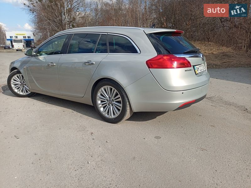 Універсал Opel Insignia 2011 в Звягелі