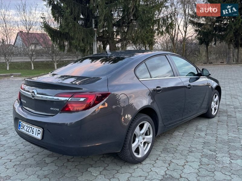Седан Opel Insignia 2014 в Дубні