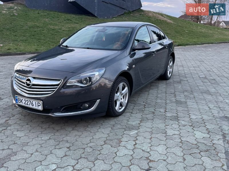 Седан Opel Insignia 2014 в Дубні