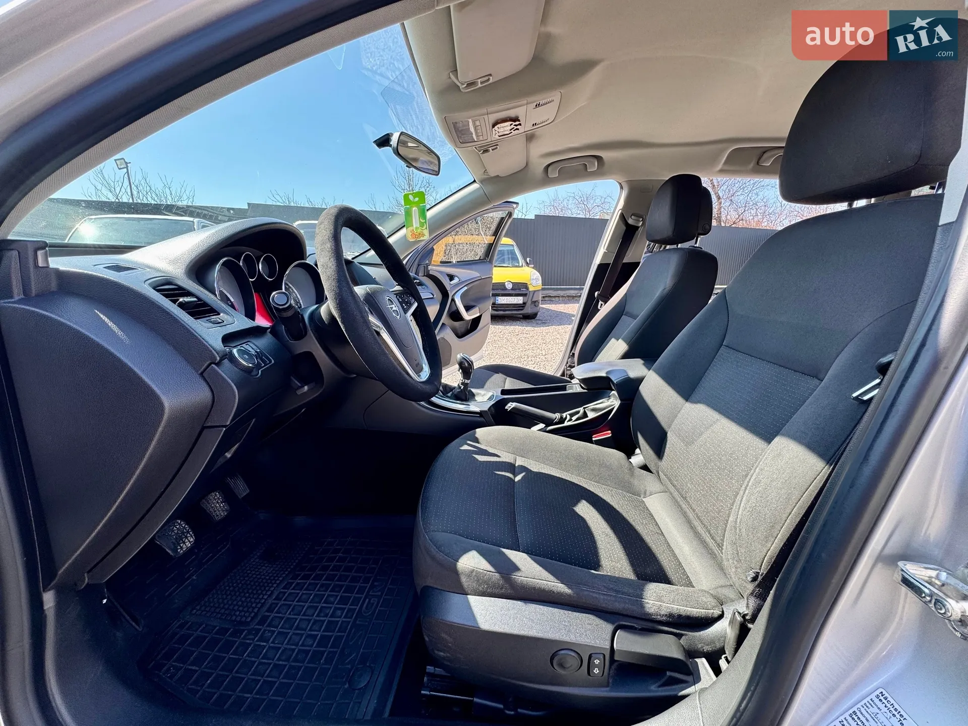 2010 Opel Insignia - мініатюра 19