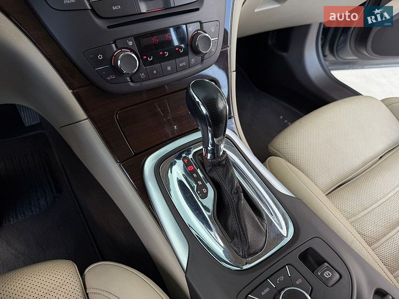 Универсал Opel Insignia 2012 в Звягеле