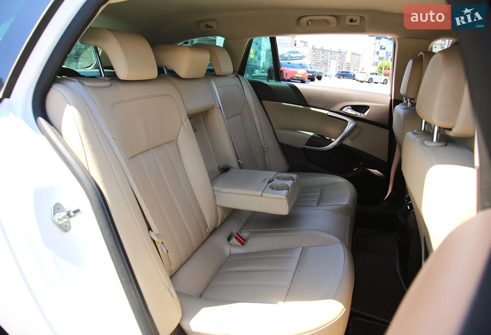 2010 Opel Insignia - мініатюра 9