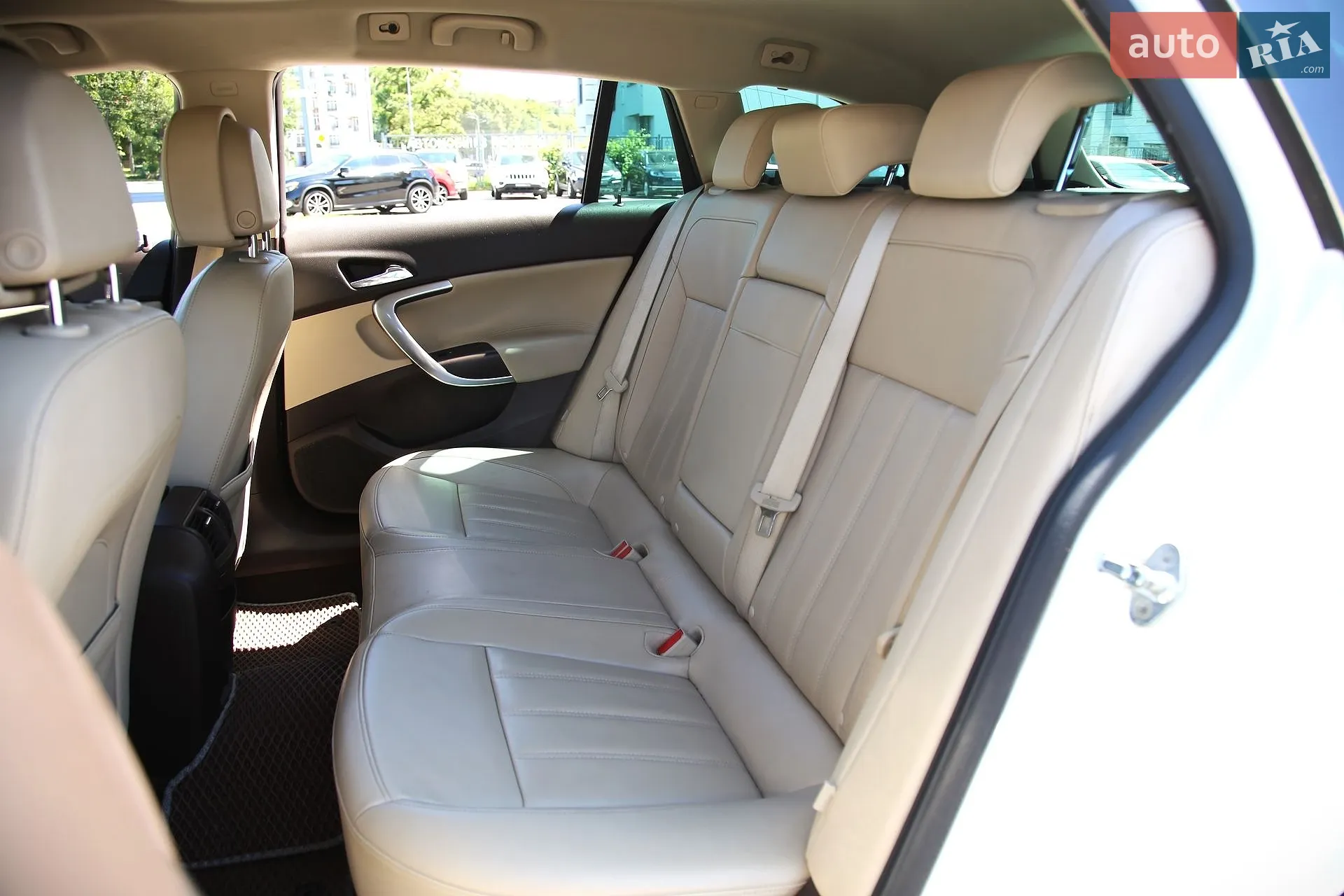 2010 Opel Insignia - мініатюра 8