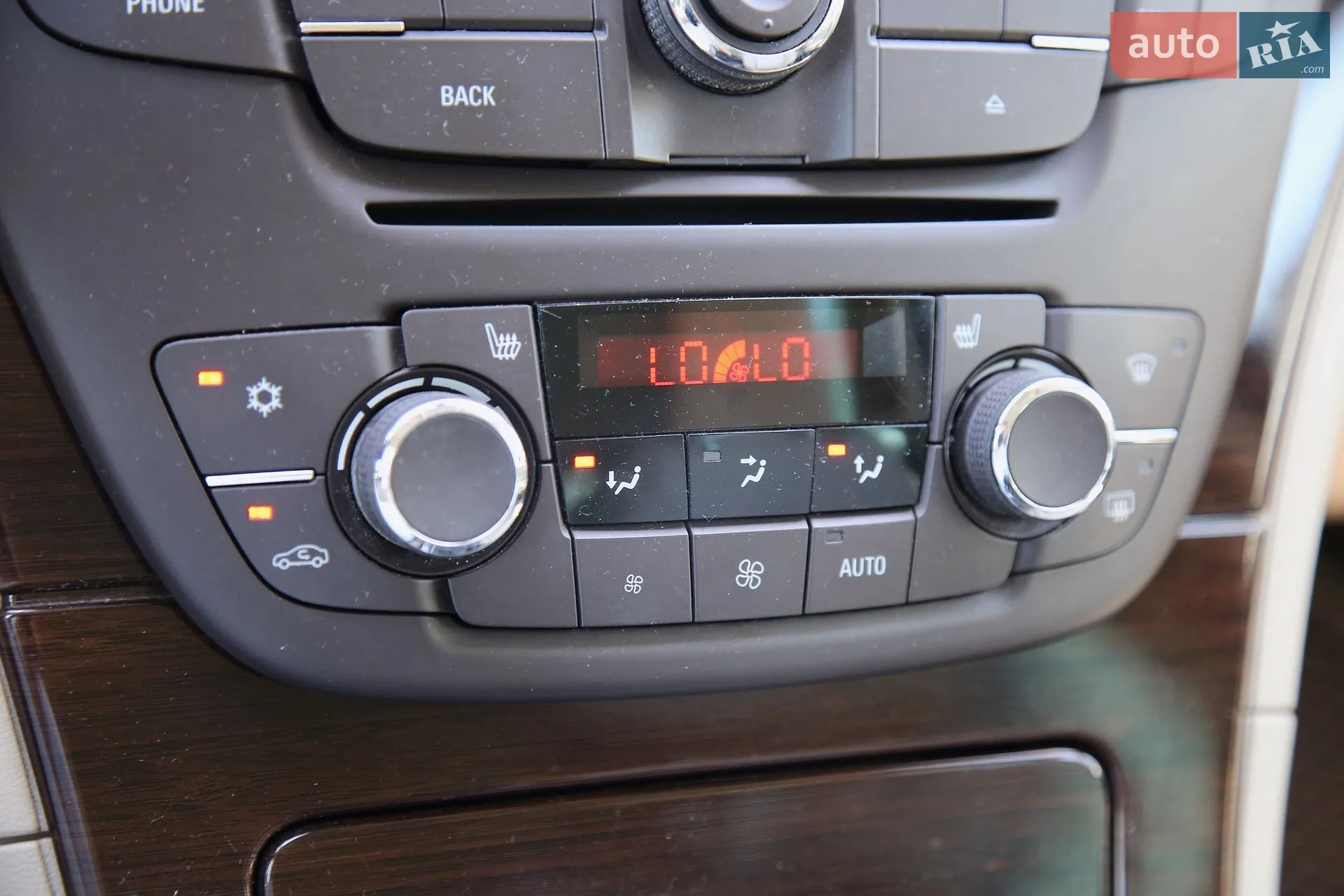 2010 Opel Insignia - мініатюра 18