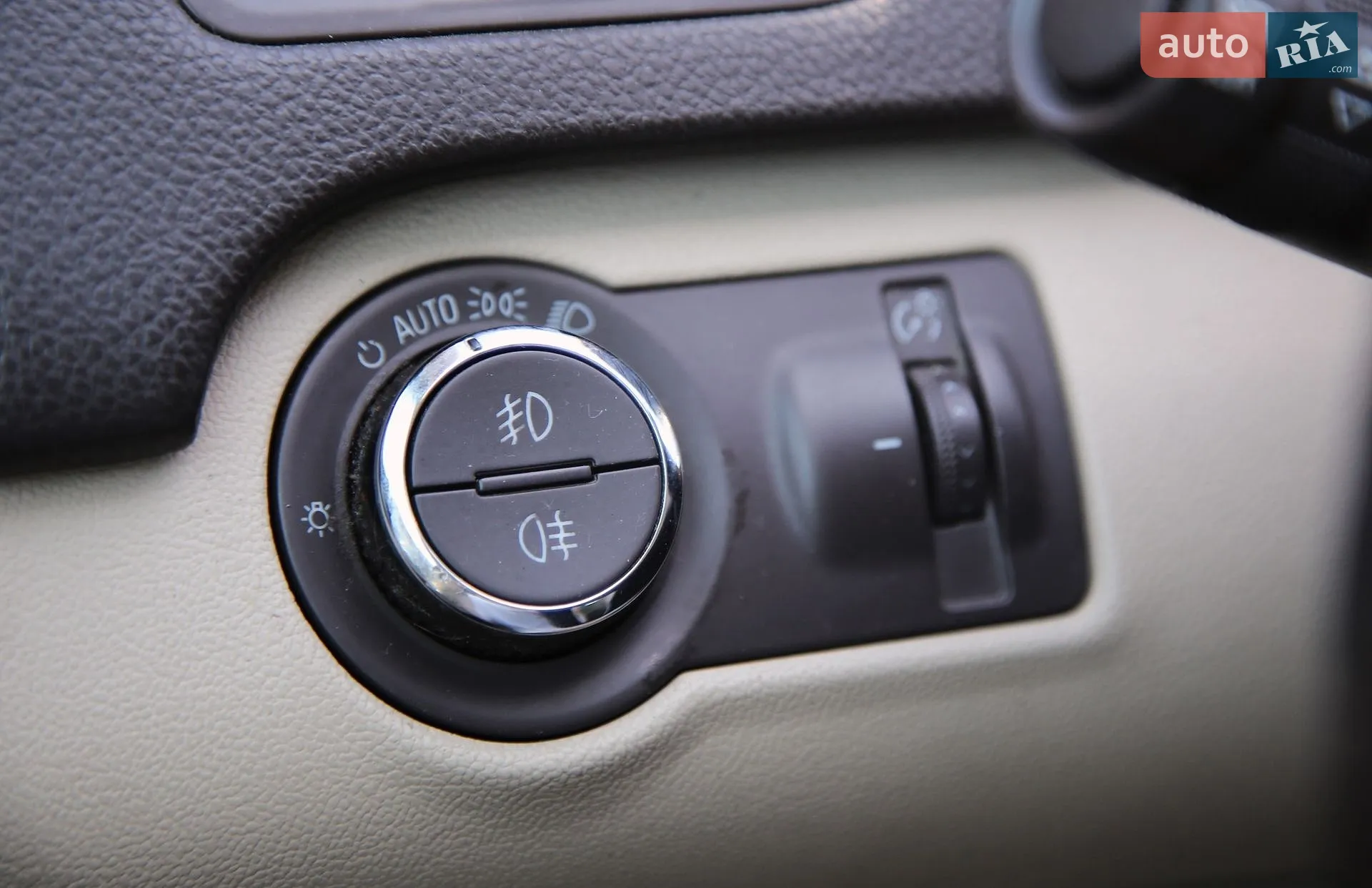 2010 Opel Insignia - мініатюра 21