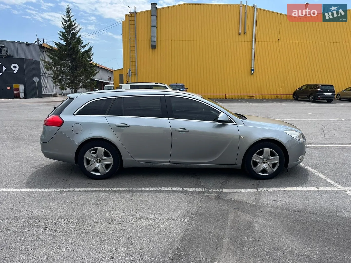 2010 Opel Insignia - мініатюра 3