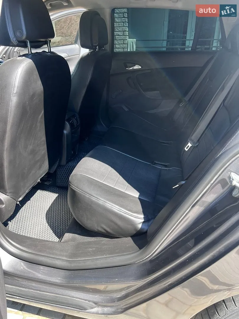 2011 Opel Insignia - мініатюра 16