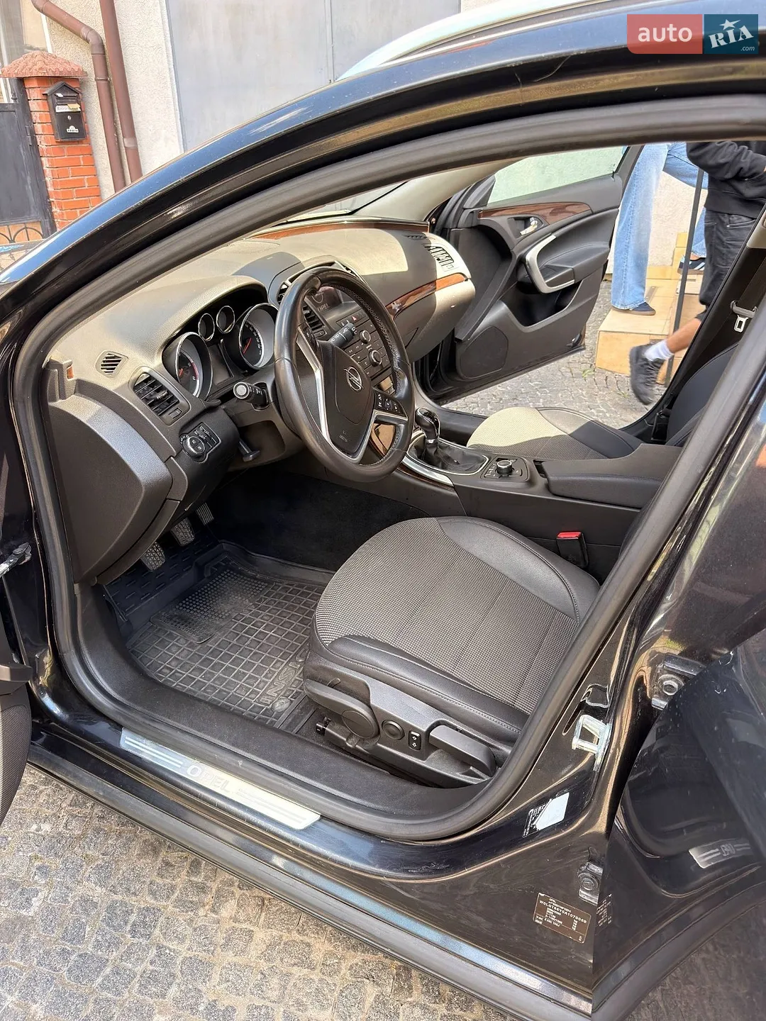 2010 Opel Insignia - мініатюра 12