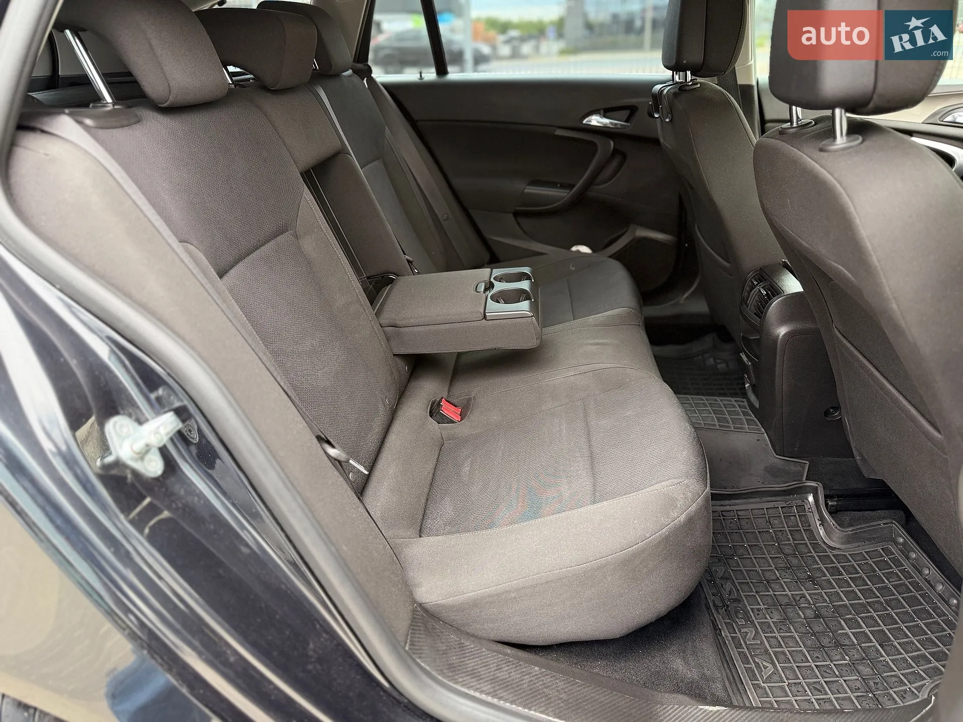 2012 Opel Insignia - мініатюра 11