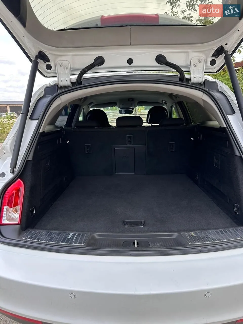 2010 Opel Insignia - мініатюра 24