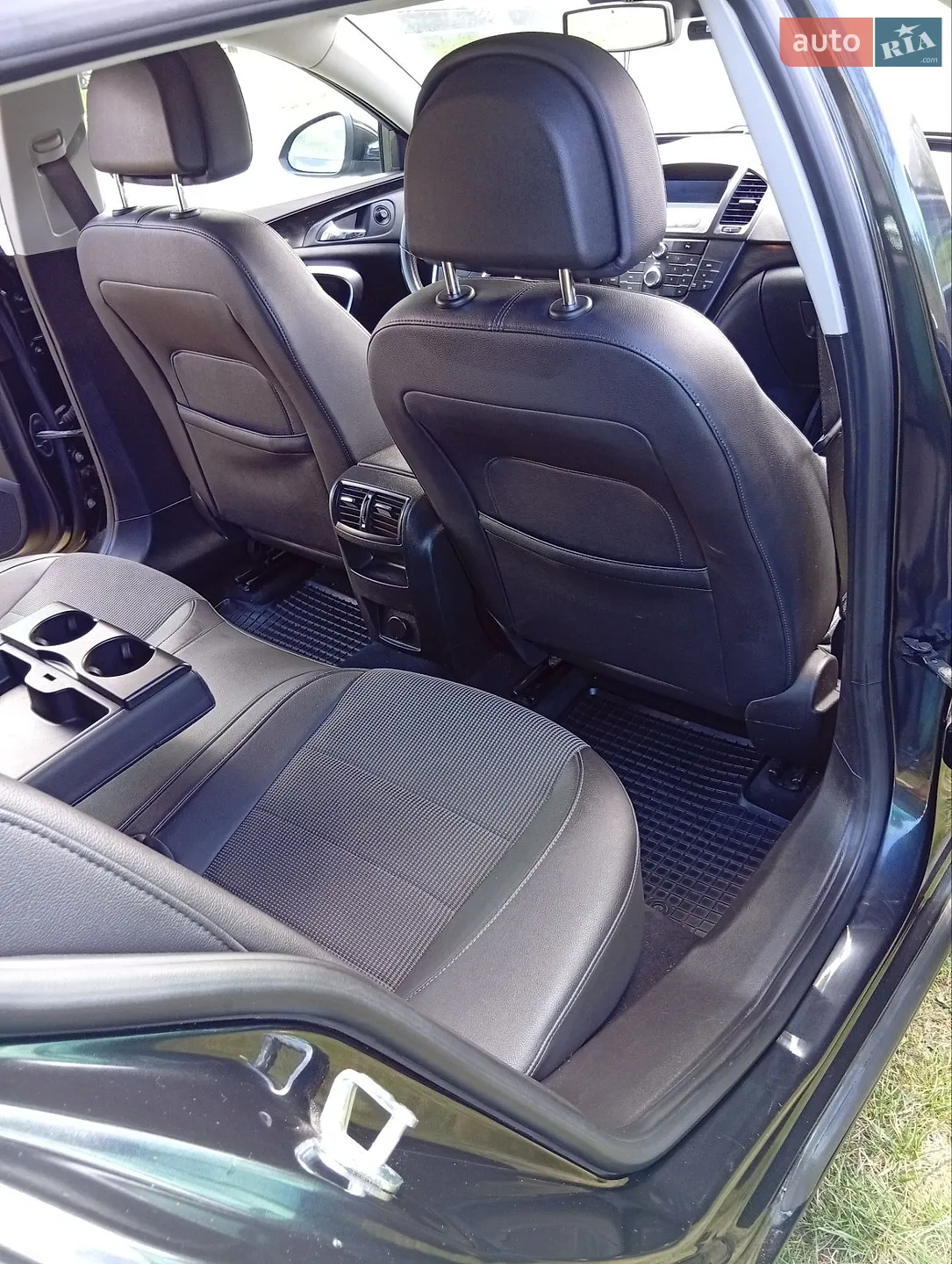 2010 Opel Insignia - мініатюра 12