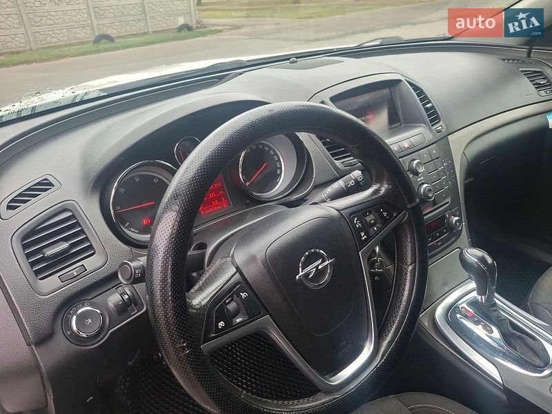 Универсал Opel Insignia 2013 в Киеве