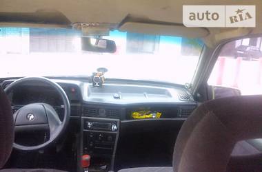 Хэтчбек Opel Kadett 1985 в 