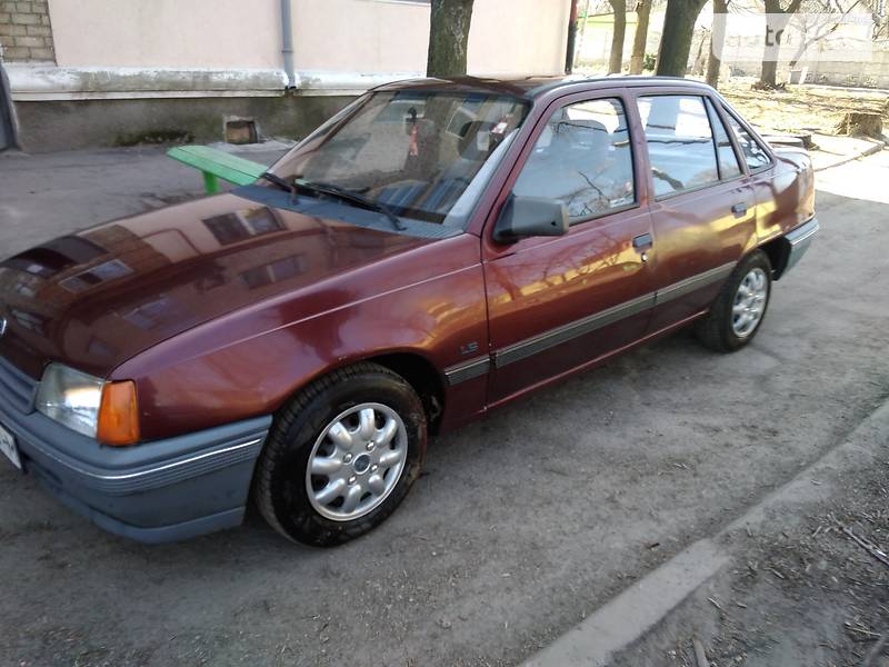 Седан Opel Kadett 1991 в Дніпрі