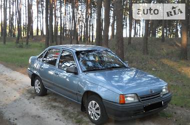 Седан Opel Kadett 1990 в Лебедине