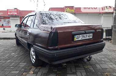 Седан Opel Kadett 1988 в Запорожье