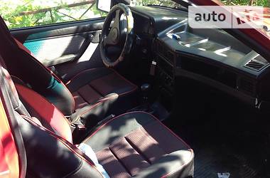 Хэтчбек Opel Kadett 1990 в 