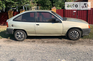 Хэтчбек Opel Kadett 1990 в Ромнах