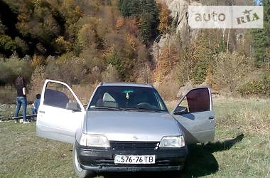 Хэтчбек Opel Kadett 1988 в Бориславе