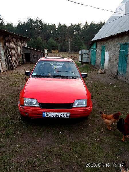 Седан Opel Kadett 1988 в Маневичах